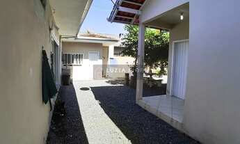 Imagem: Casa plana averbada no bairro Glória, Joinville/SC