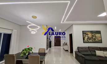 Imagem 2: Casa à venda em Vinhedo-SP: 3 quartos, 1 suíte, 2 salas, 3 banheiros, 4 vagas de garagem