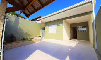 Imagem: CASA COM 3 DORMITÓRIOS E 2 BANHEIROS À