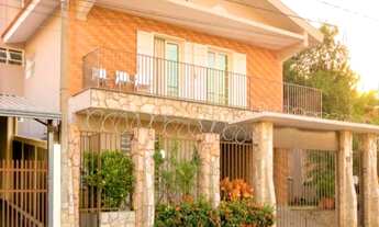 Imagem: CASA À VENDA COM 4 DORMITÓRIOS E 3 BANHEIROS