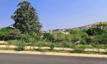 Imagem: Terreno à venda em Vinhedo-SP, no Villagio