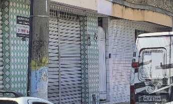 Imagem 2: Garagem com 4 vagas duas salas e banheiro