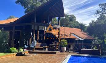 Imagem: Luxuosa Casa com Piscina e Área de Lazer