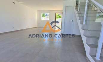 Imagem 2: Sobrado de alto padrão com 3 dormitórios, sendo 1 suíte, em Meia Praia Navegantes Adriano