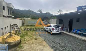 Imagem 3: Terreno em Penha-SC de 300m² com sala comercial e Kitnet construída no bairro de Gravatá