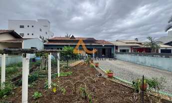 Imagem 6: Casa com amplo terreno com3 dormitórios, sendo 1 suíte, na praia do Gravatá em Navegantes