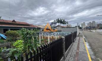 Imagem 4: Casa com amplo terreno com3 dormitórios, sendo 1 suíte, na praia do Gravatá em Navegantes