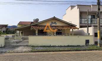 Imagem: Adriano Carpes Imóveis vende casa de 4