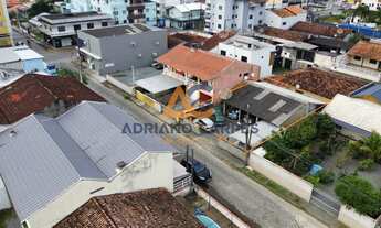 Imagem: Terreno com construção na Praia de Gravatá