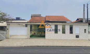 Imagem 2: Imperdível oportunidade! Casa à venda em Navegantes-SC, bairro Gravatá, com 3 quartos, 2 s