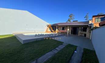 Imagem 2: Linda Casa Mobiliada com 02 quartos, amplo terreno com Piscina e churrasqueira em Penha, S