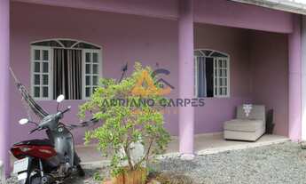 Imagem 4: Casa Quadra Mar com amplo espaço no terreno e 3 dormitórios. Adriano Carpes Imóveis Vende