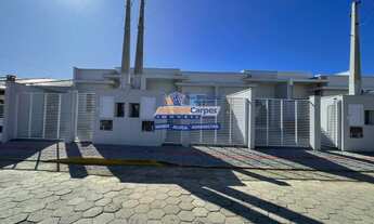 Imagem 2: Adriano Carpes vende casa geminada com 2 dormitórios sendo 1 suíte, garagem, lavanderia co