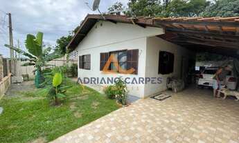 Imagem 2: Adriano Carpes Imóveis vende casa a 1.200 metros da praia em Penha Santa Catarina