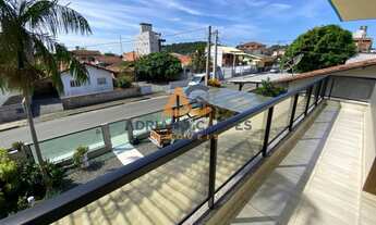 Imagem 7: Adriano Carpes imóveis vende casa com piscina 3 quartos e garagem coberta para 4 carros e