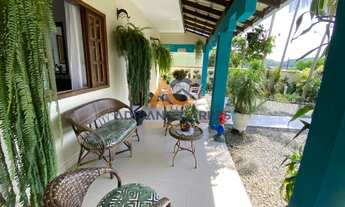 Imagem 3: Adriano Carpes imóveis vende casa com piscina 3 quartos e garagem coberta para 4 carros e