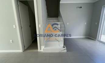 Imagem 6: Venha morar no sobrado dos seus sonhos! Localizado no centro de Piçarras, esse imóvel de a