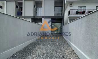 Imagem: Lindo sobrado à venda em Piçarras, com