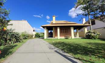 Imagem: Sobrado a poucos metros do mar