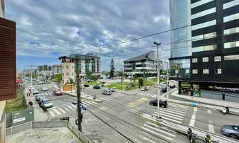 Imagem 2: 2 Dormitorios com dependência sacada de frente