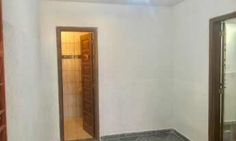 Imagem 4: QR 514 CONJ 18 Alugo Casa Térrea 2 Quartos suite Uma Vaga Não Aceita Animais