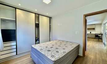 Imagem 7: Conj 4 Arniqueiras Casa 2 Quartos 6 Vagas 100m² Armários Planejados Piscina