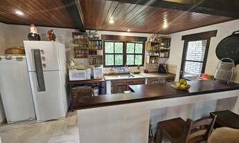 Imagem: Rua Ovídio Florianópolis Casa 4 Quartos