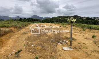 Imagem: Lote a venda em bairro totalmente residencial