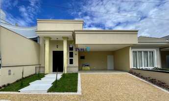 Imagem: Casa Neoclássica de 3 Dormitórios, sendo