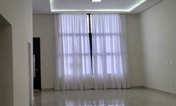 Imagem 3: Casa Térrea com 3 Suítes, 4 Vagas de garagem a venda no Condomínio Golden Park