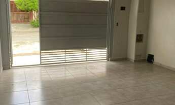 Imagem 2: Casa térrea de 2 Dormitórios, sendo 1 Suíte, 2 Vagas de garagem cobertas a venda no Bairro