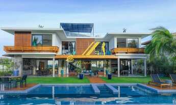 Imagem: Mansão de alto luxo beira mar na Praia