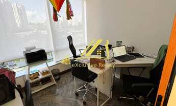 Imagem 4: Sala comercial reformada à venda. 30m2. Já com recepção e divisórias. 1 vaga rotativa Loca