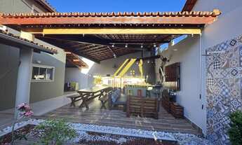 Imagem 4: Casa Duplex 4 suítes em Buraquinho para aluguel! 205m2, varanda gourmet com churrasqueira