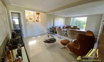 Imagem: Condomínio Costa Verde. Casa de luxo com