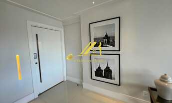 Imagem 2: Apartamento no Diamond Alto do Itaigara, finamente decorado. 188m2, 3 suítes, Living ampli