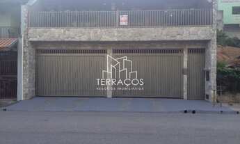 Imagem: CASA À VENDA COM 3 QUARTOS E 3 BANHEIROS