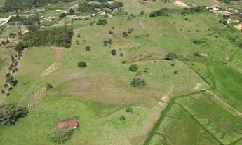 Imagem 3: Terreno rural com pastagem em Tijucas