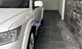 Imagem 3: Lindo sobrado com 3 quartos, sendo 1 suíte, 4 banheiros, sala, cozinha, lavanderia e garag