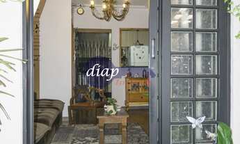 Imagem 5: Sobrado com 2 dormitórios, sendo 2 suítes, todos com armários planejados, suítes com armár