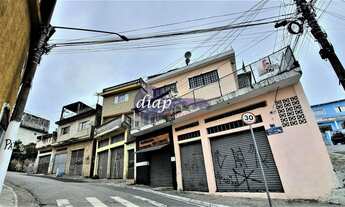 Imagem: Sobrado com 3 pavimentos divididos em 2