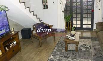 Imagem 4: Sobrado com 2 dormitórios, sendo 2 suítes, todos com armários planejados, suítes com armár