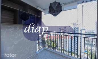 Imagem 4: Apartamento com 2 dormitórios, mobiliado, sala ampliada com a sacada, lavanderia, banheiro