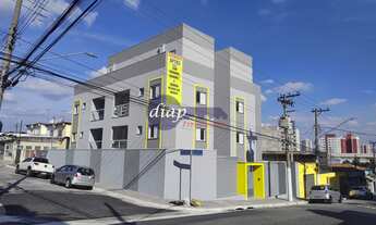 Imagem 2: Apartamento na cobertura com 2 quartos amplos, sala, cozinha, lavanderia e quintal com chu