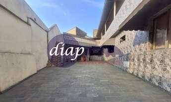 Imagem 2: Excelente casa assobradada na Vila Fátima com 3 dormitórios, 1 com sacada grande para a r