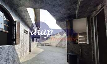 Imagem 4: Excelente casa assobradada na Vila Fátima com 3 dormitórios, 1 com sacada grande para a r