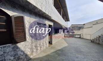 Imagem 3: Excelente casa assobradada na Vila Fátima com 3 dormitórios, 1 com sacada grande para a r