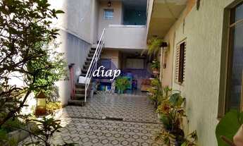 Imagem 7: Casa com 3 dormitórios, 3 banheiros, sala, cozinha grande, lavanderia, quintal. Tendo uma