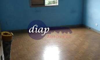 Imagem 5: Sobrado em reforma, com 2 dormitórios, sala, cozinha, 2 banheiros, quintal na lateral e um