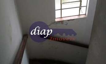 Imagem 6: Sobrado em reforma, com 2 dormitórios, sala, cozinha, 2 banheiros, quintal na lateral e um